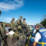 Ejército Nacional de Colombia en el río Guayabero realizando el control de acceso a Caño Cristales