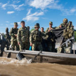 Patrulla marina del Ejército, custodiando el río Guayabero